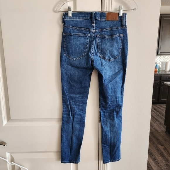 Madewell 9" Mid-Rise Skinny Crop Jeans in Delmar Wash: Eco Edition - Picture 7 of 9
